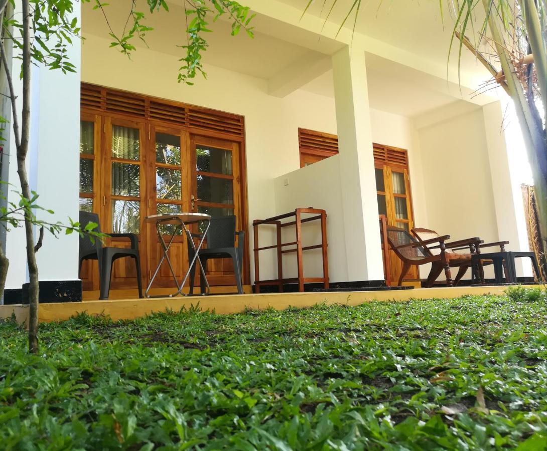 Relax Beach House Tangalle Luaran gambar